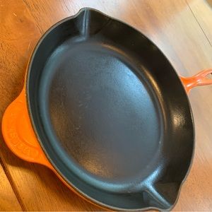 Le Crueset cast iron classic skillet 12”